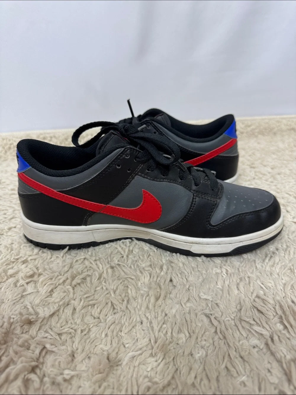 Nike Dunk Low Sneakers Size 7Y Black Gray Red‎